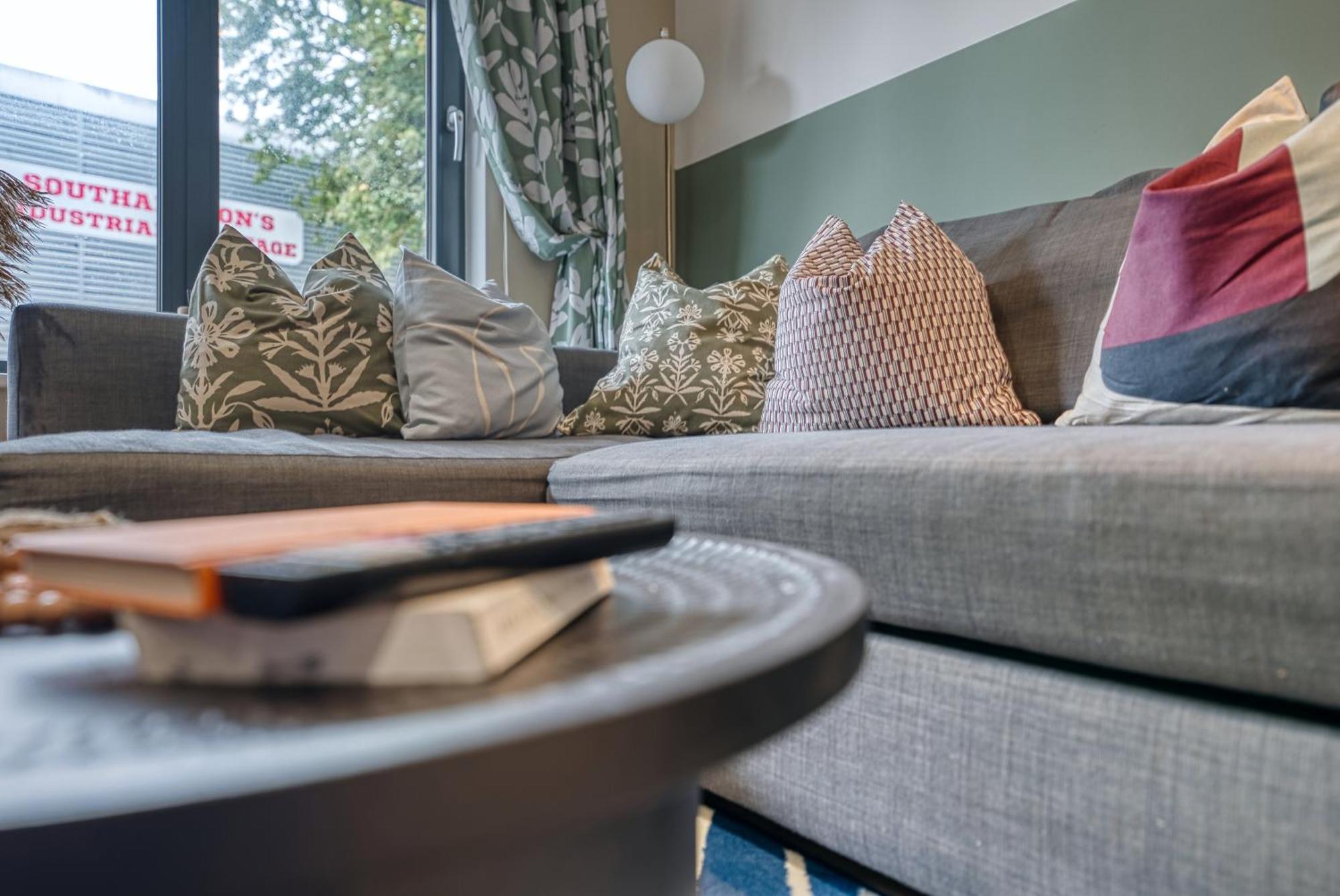 1 Bedroom Ocean Village Luxurious, Stylish & Cosy Apartment, Central Location In Southampton, Sleeps 4 - Summer Special Offer! - By Blue Puffin Stays Eksteriør bilde