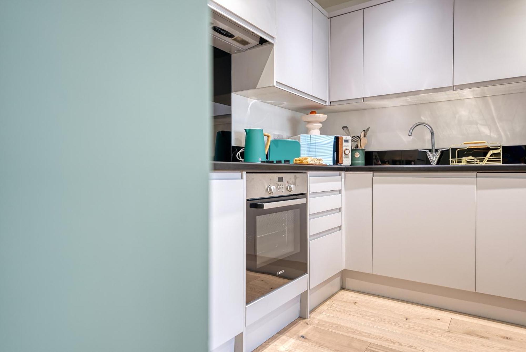 1 Bedroom Ocean Village Luxurious, Stylish & Cosy Apartment, Central Location In Southampton, Sleeps 4 - Summer Special Offer! - By Blue Puffin Stays Eksteriør bilde